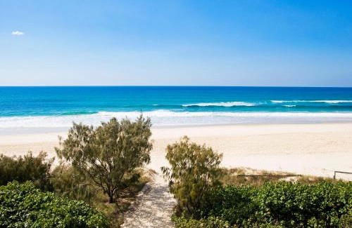 Bilinga Apartment | Oceanside Resort - Absolute Beachfront Apartments