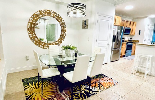 Mexico Beach Condo | OceanView Condo with Pool and Hot Tub