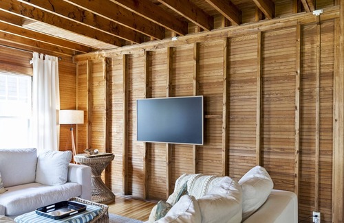 Madison Center House | Oceanview Cottage by East Wharf Beach Madison CT