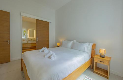 Grand Gaube Apartment | Oceanview Escape - Beachfront Apartment