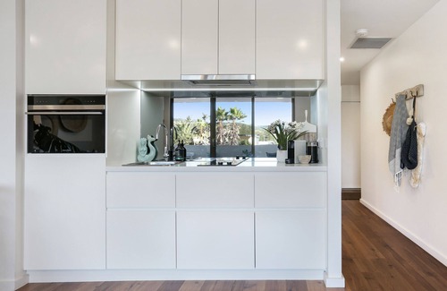 Kiama Apartment | Oceanview Kiama right in town opposite beach+parking walk to blowhole/cafes/shop