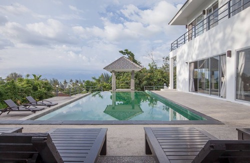 Sa Khu Villa | OceanView Private Villa: Walk to Beach; pool