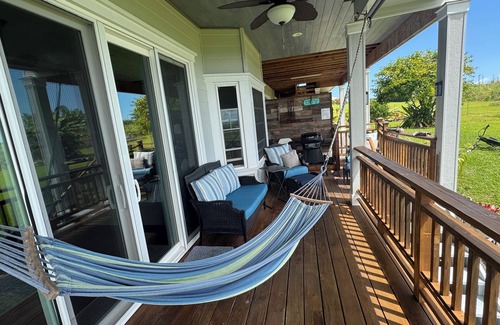 Wainaku Apartment | Oceanview spacious 1-bdrm apartment w/AC, 2 miles to downtown on country acreage