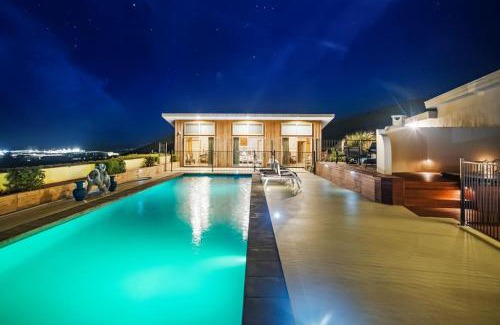 Blenheim House | Oceanview Suite in an 6-bedroom luxury villa