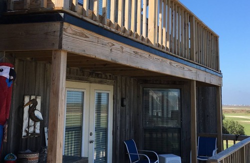 Matagorda Condo | Oceanview, Updated, Wi-Fi/Pool. Family Unit for 6 - Must be 25+ to rent.