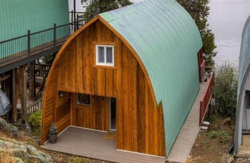 Idabel Lake Cabin | October Sky - Cabin on the Lake! Near Big White 35 mins to Kelowna