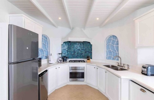 Trouya Villa | OCTOBER SPECIAL! Oceanfront Villa w/Pool, A/C and Concierge