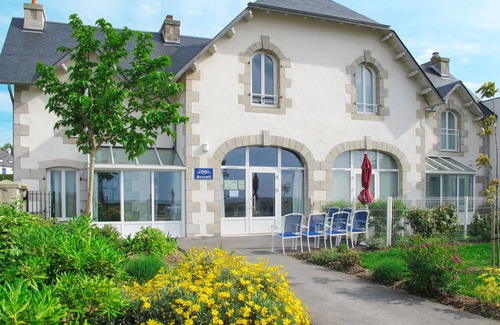 Plougasnou Apartment | Odalys Domaine des Roches Jaunes by Interhome