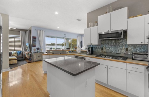 Odessa House | Odessa Lakeside: 3BR Pool & Hot Tub