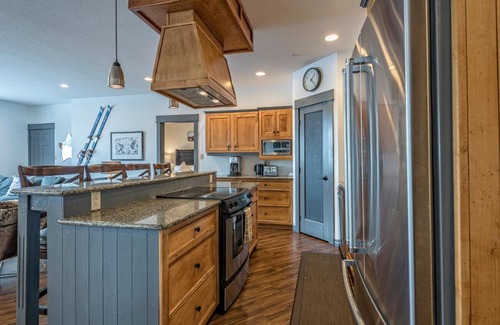 Silver Star Mountain House | Odin's Powder Den