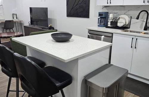 Southwest Edmonton Apartment | Odogwu Suite