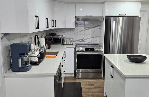 Southwest Edmonton Apartment | Odogwu Suite