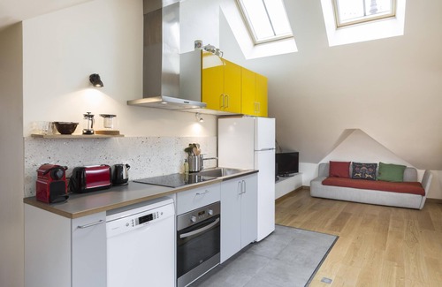 Saint-Helier Apartment | Odorico - En centre-ville, proche gare