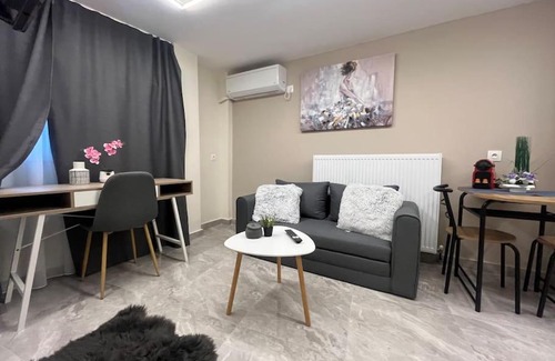 Vardaris Apartment | Odyssey Apt 3