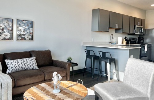 West Des Moines Apartment | ✧Odyssey at Keystone | Exquisite 1BD Apartment✧