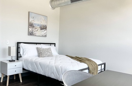 West Des Moines Apartment | ✧Odyssey at Keystone | Elegant 1BD Apartment✧