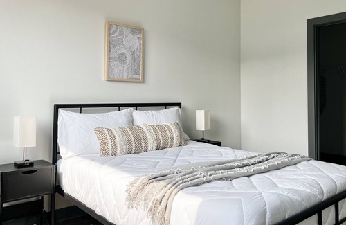 West Des Moines Apartment | ✧Odyssey at Keystone | Enchanting 1BD Apartment✧