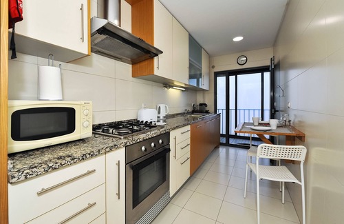 Oeiras Apartment | Oeiras by the Beach - CheckInHome