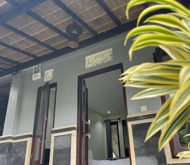 Banyuwedang House | Oemah Omang Guest House Manggissari