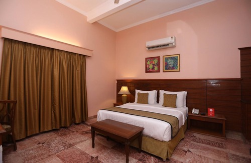 Agra Bed & Breakfast | ❤️ of Agra, fully equipped AC room with breakfast