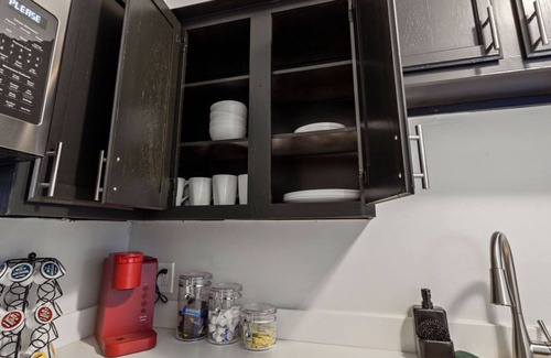 Southmoreland Apartment | ❤️ of Old Westport ⭐️1GB WiFi⭐️Dedicated Workspace⭐️AC