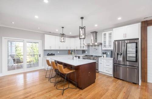 Roswell House | ❤️ of Roswell, walking distance to restaurants, pub, ☕️ shops and trails!