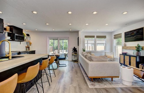 Southeast Boise House | Off-Broadway - Modern woutdoor haven