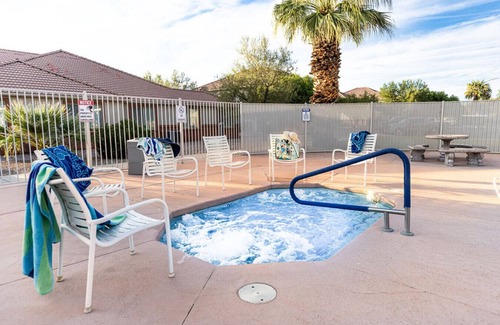 Mesquite Apartment | Off Course by J and Amy BL117312073