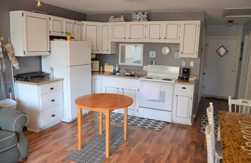 Spirit Lake Villa | Off East Lake Okoboji-The Walleye Cabin