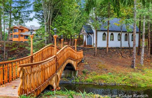 Anacortes House | Off-Grid Bungalow Cabin Private Ranch Sleeps 8