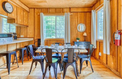 Anacortes House | Off-Grid Bungalow Cabin Private Ranch Sleeps 8