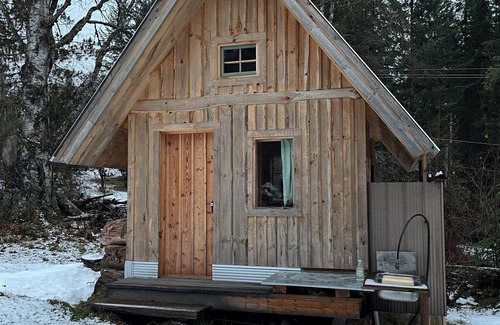 Slocan Cabin | Off grid cabin and farmstay