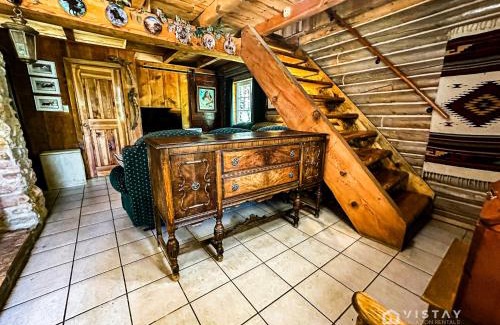 Duck Creek Village House | Off-grid Cabin At Angel Valley Ranch