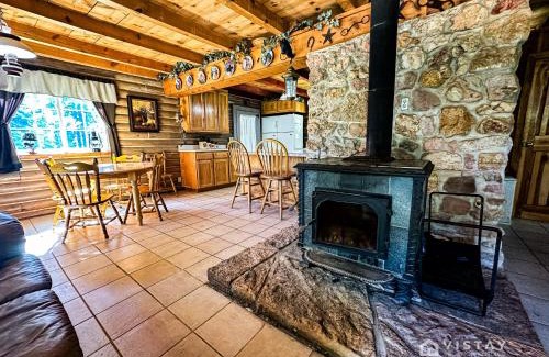 Duck Creek Village House | Off-grid Cabin At Angel Valley Ranch