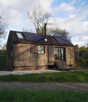Gillingham House | Off-grid Cork Cabin - Hot-Tub - Sleeps 2