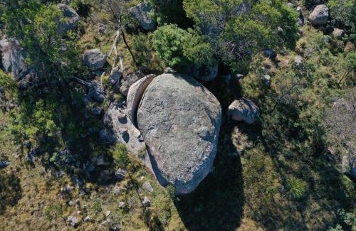 Tenterfield House | Off-Grid Farm Stay with Scenic Views