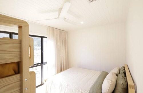 Tenterfield House | Off-Grid Farm Stay with Scenic Views