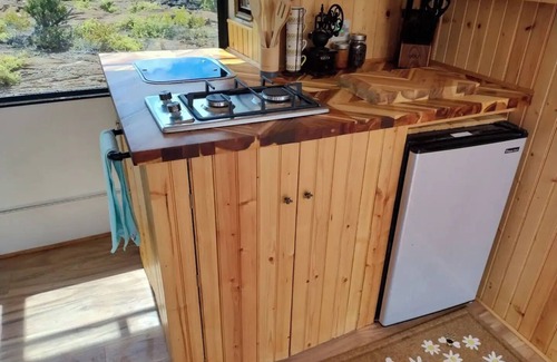 Ocean View House | Off-Grid Renovated tour bus Adventure!