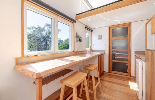 Daylesford House | Off grid Tiny House in the bush, 5min from town