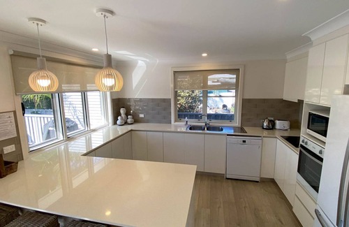 North Haven House | Off The Wall - close to beach, river and breakwall
