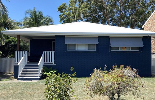 North Haven House | Off The Wall - close to beach, river and breakwall