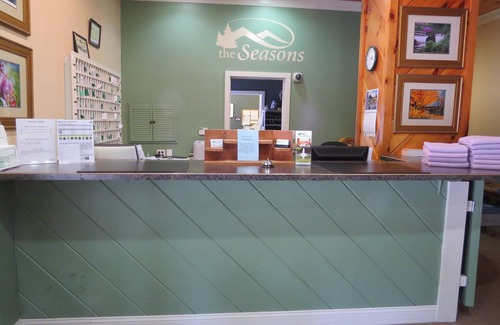 Bartlett Condo | Official Seasons RMC Condo 17D- 2 Bedrooms - Sleeps 6 - No Fees