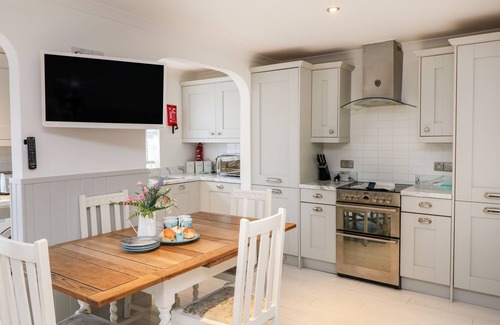 Porthtowan Cottage | OFFSHORE, pet friendly, country holiday cottage in Porthtowan