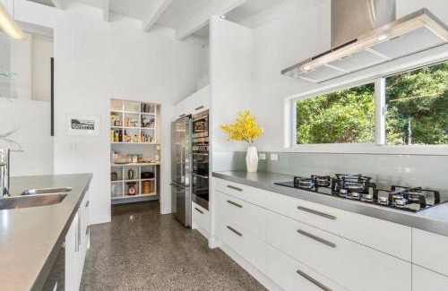 Onetangi House | Oh My Onetangi