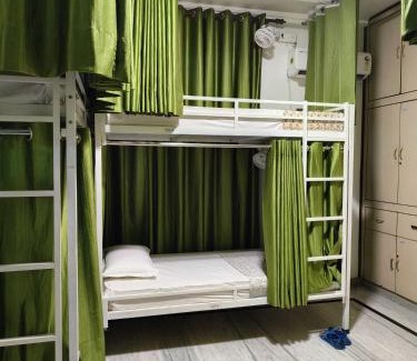 Bani Park Hotel | Ohh Hostler