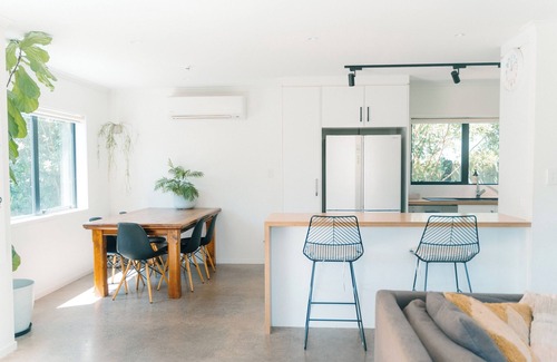 Ohope House | Ohope beach tropical getaway with spa