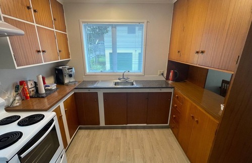 Ohope Apartment | Ohope beach unit. beach across road. 5 mins walk to shops, cafe, restaurant