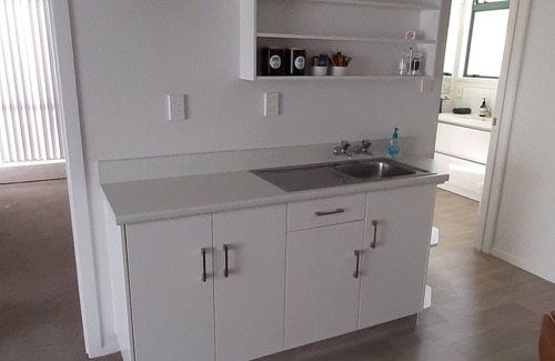 Ohope Apartment | Ohope Charm - Cute unit, so handy to the Beach