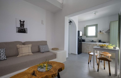 Finikia Villa | Oia Kissiri - private pool Villas
