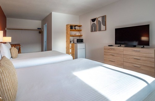 Okanagan-Similkameen Hotel | Okanagan Lakefront Resort